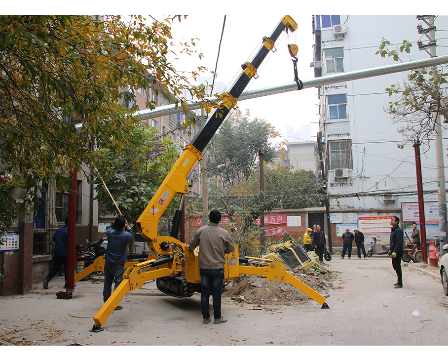科步“蜘蛛吊車”助力鄭州市老舊小區熱力管道鋪設